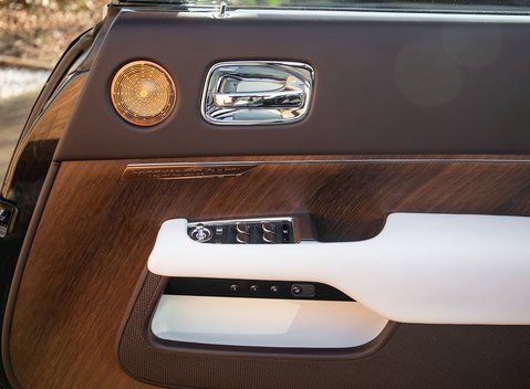 Rolls-Royce Wraith 'Inspired By British Music' Ronnie Wood 24