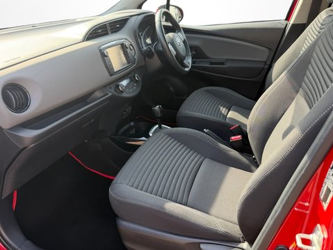Toyota Yaris 1.5 Hybrid Design 5dr CVT [Nav] 2