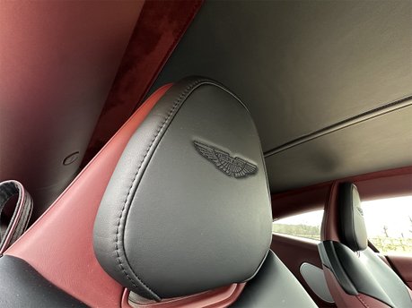 Aston Martin DB11 4.0L V8 Coupe 49