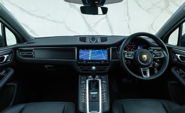 Porsche Macan GTS PDK 13