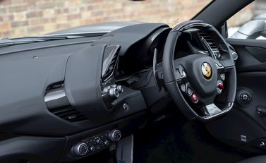 Ferrari 488 GTB 14