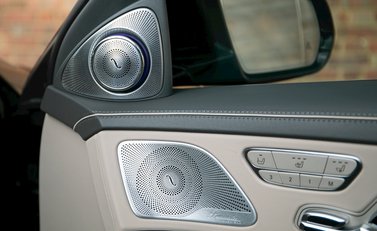 Mercedes-Benz M Class S600 31
