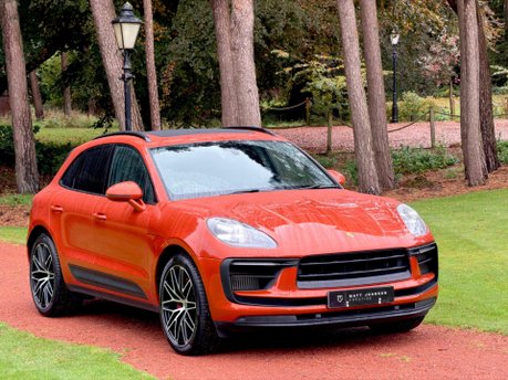 Porsche Macan S PDK 33