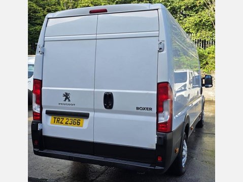 Peugeot Boxer 2.2 BlueHDi 435 Professional Panel Van 5dr Diesel Manual L4 H2 Euro 6 (s/s) 10