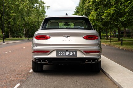 Bentley Bentayga V8 6