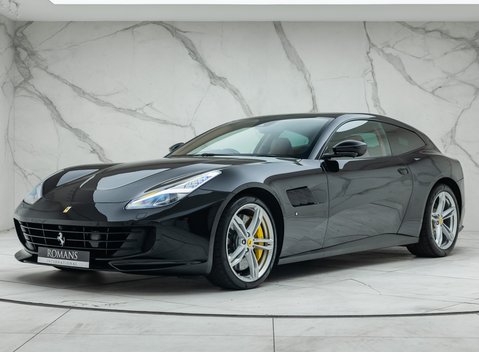 Ferrari GTC4 Lusso V12 1