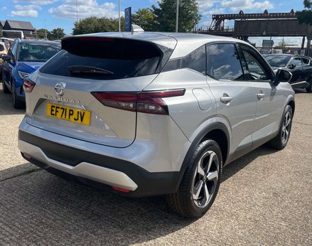 Nissan Qashqai 1.3 Qashqai N-Connecta DiG-T MHEV 5dr 9