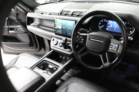 Land Rover Defender 3.0 Defender X-Dynamic HSE D MHEV A 4WD 5dr 33