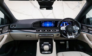Mercedes-Benz GLS 63 Night Edition Executive 20