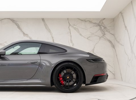 Porsche 911 Carrera GTS (992) 25