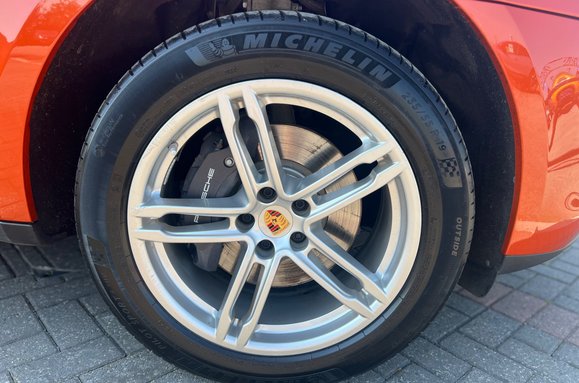 Porsche Macan PDK 23
