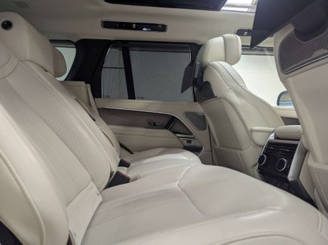 Land Rover Range Rover 4.4 Range Rover First Edition Auto 4WD 5dr 46