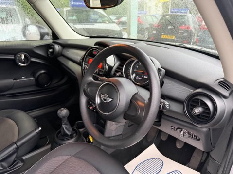 Mini Hatch 1.5 Cooper Euro 6 (s/s) 3dr 15