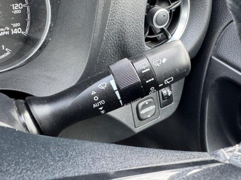 Toyota Yaris 1.5 VVT-i Y20 Euro 6 5dr 27