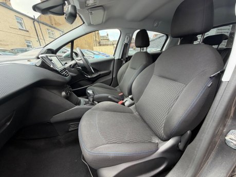 Peugeot 208 PURETECH S/S SIGNATURE 19