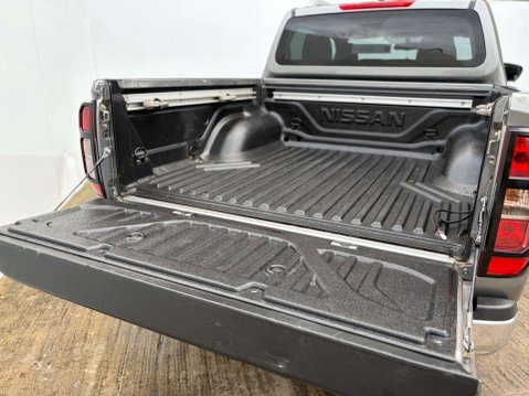 Nissan Navara 2.3 Navara Tekna dCi 4WD 5dr 39