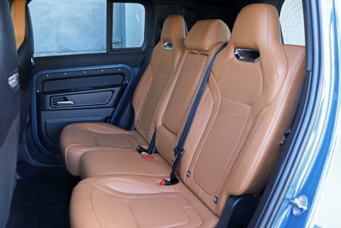 Defender 110 Commercial 2