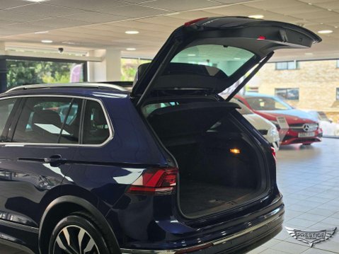 Volkswagen Tiguan 2.0 TSI R-Line DSG 4Motion Euro 6 (s/s) 5dr 47
