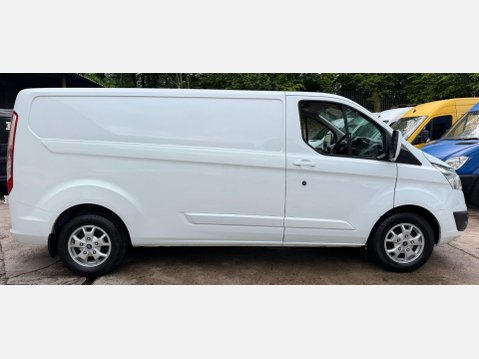 Ford Transit Custom 2.2 TDCi 290 Limited Panel Van 5dr Diesel Manual L2 H1 (186 g/km, 123 bhp) 9