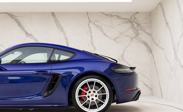 Porsche 718 Cayman GTS 4.0 21