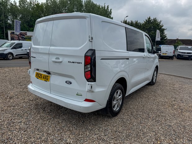 Ford Transit Custom Crew Cab SWB L1H1 Limited 320 A/C Alloys Camera Nav Sensors EURO 6 7
