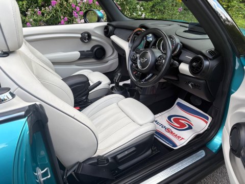 Mini Convertible COOPER 19