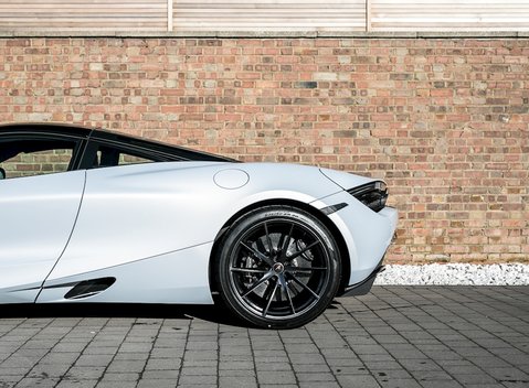 McLaren 720S Performance 23