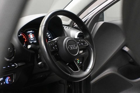 Audi A3 1.5 A3 Sportback 35 TFSI Sport 5dr 4
