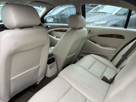 Jaguar S-Type 2.7D V6 SE Saloon 4dr Diesel Automatic (179 g/km, 206 bhp) 11