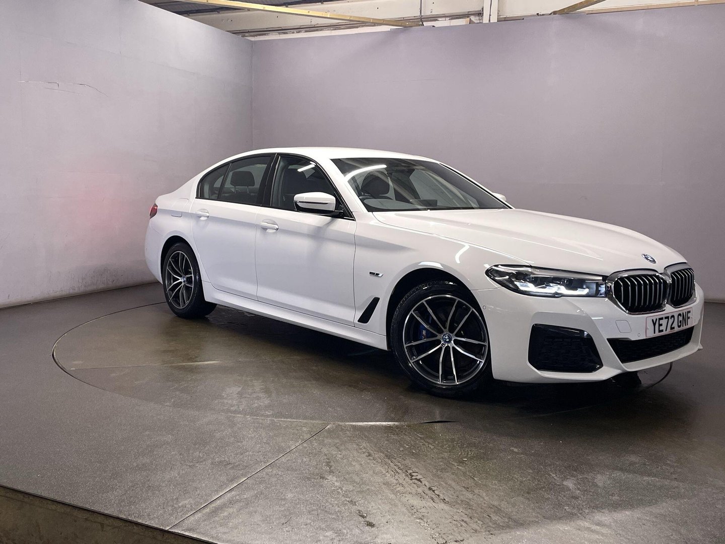 BMW 5 Series listing photo
