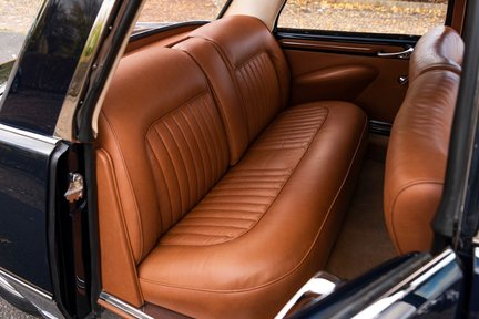 Citroen DS 21 Berline Chapron 'Majesty' 33