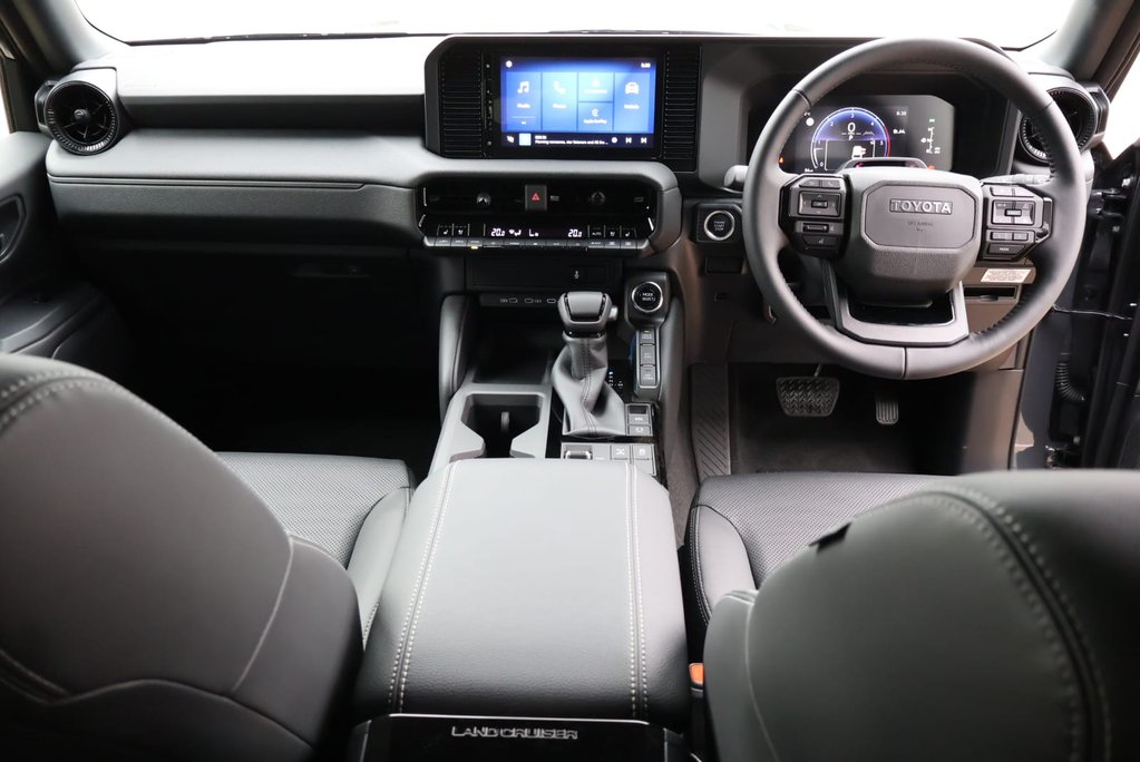 Toyota Land Cruiser BRAND NEW COMMERCIAL WITH A OEM REAR SEAT CONVERSION 23