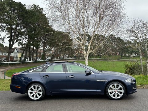 Jaguar XJ 3.0d V6 Portfolio Saloon 4dr Diesel Auto Euro 6 (s/s) (300 ps) 6