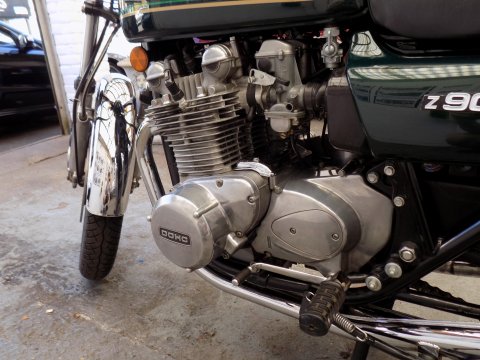 Kawasaki Z900 A4 13