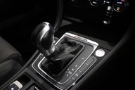 Volkswagen Golf 2.0 Golf R TSi 4Motion Semi-Auto 4WD 5dr 9