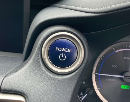 Lexus Is 2.5 IS 300h Advance CVT 4dr 52