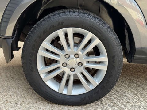 Land Rover Discovery 3.0 SD V6 HSE SUV 5dr Diesel Auto 4WD Euro 5 (s/s) (255 bhp) 41