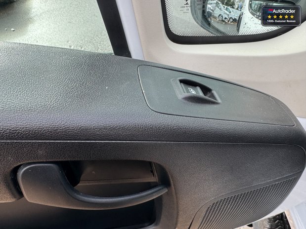 Peugeot Boxer LWB L3H2 Medium Roof Professional Premium Plus 335 SELECT 12