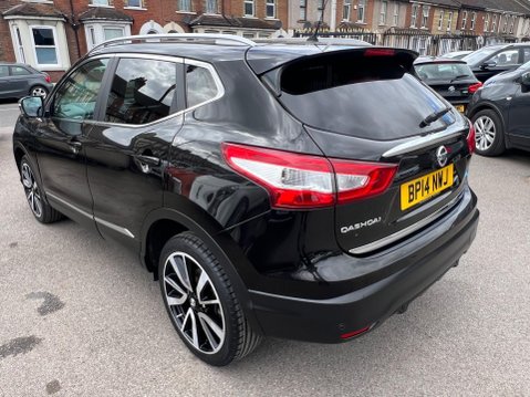 Nissan Qashqai 1.6 dCi Tekna XTRON 2WD Euro 5 (s/s) 5dr 4