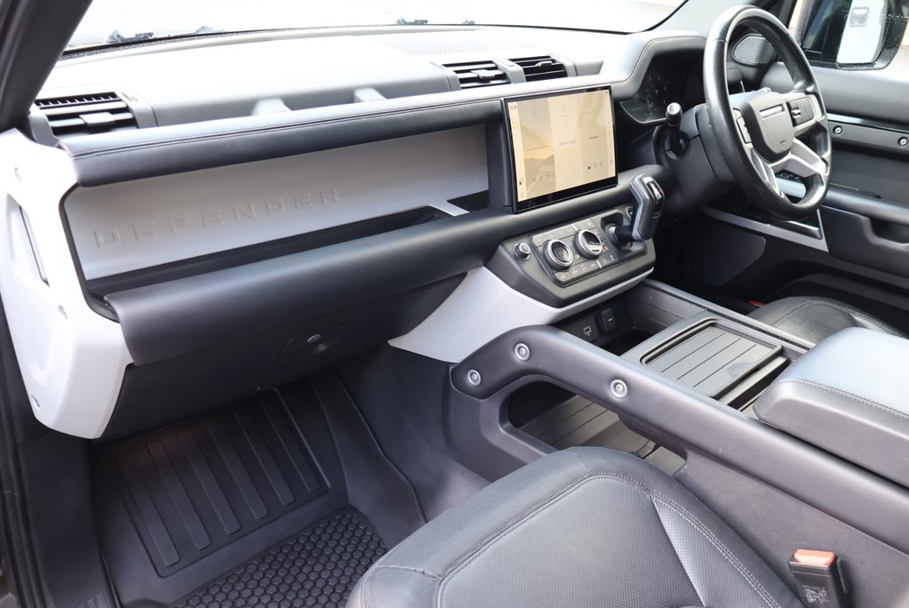 Land Rover Defender 110 D300 HARD TOP X-DYNAMIC HSE MHEV URBAN WIDE TRACK EDTION REAR SEATS FITTED 26