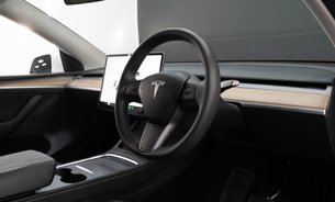 Tesla Model Y LONG RANGE AWD Now with GROK AI 1 Owner Comfort Suspension Pano roof VAT Q 16