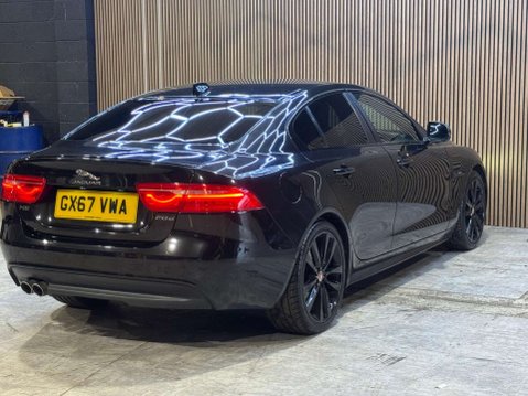 Jaguar XE 2.0 XE R-Sport D Auto 4dr 36