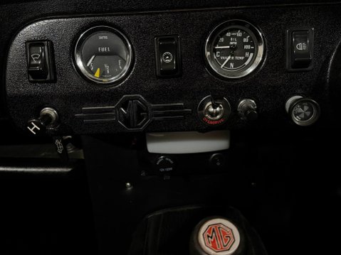 MG Midget 1500 23