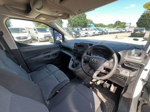 Toyota Proace City SWB L1H1 Low Roof Active Air Con EURO 6 NO VAT 28