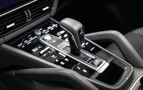Porsche Cayenne V6 e-Hybrid - Pan Roof, Air Suspension, Head Up Display 11