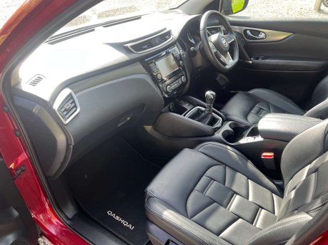 Nissan Qashqai 1.3 Qashqai N-Motion DiG-T 5dr 43
