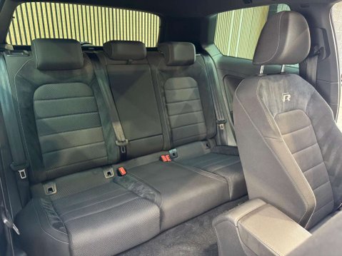 Volkswagen Golf 2.0 Golf R TSi Semi-Auto 4WD 3dr 6