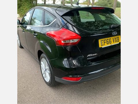 Ford Focus ZETEC 19