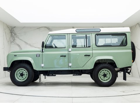 Land Rover Defender 110 Heritage 2