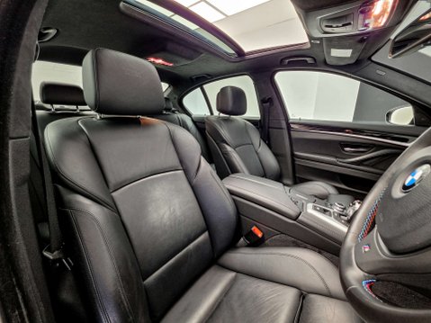 BMW M5 4.4 M5 Auto 4dr 34